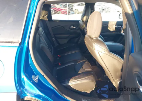 2019 Jeep Cherokee Trailhawk 4X4 z USA, uszkodzony, nr VIN 1C4PJMBN1KD227124